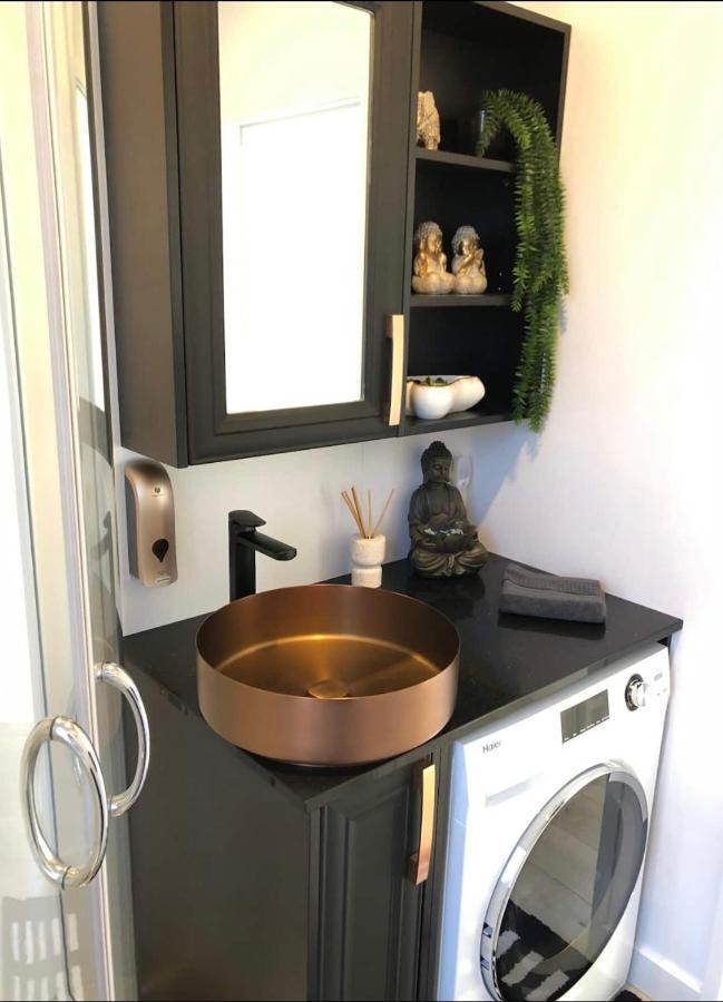 Tiny Home Luxury Farm Escape New Plymouth Egmont Village Exterior foto